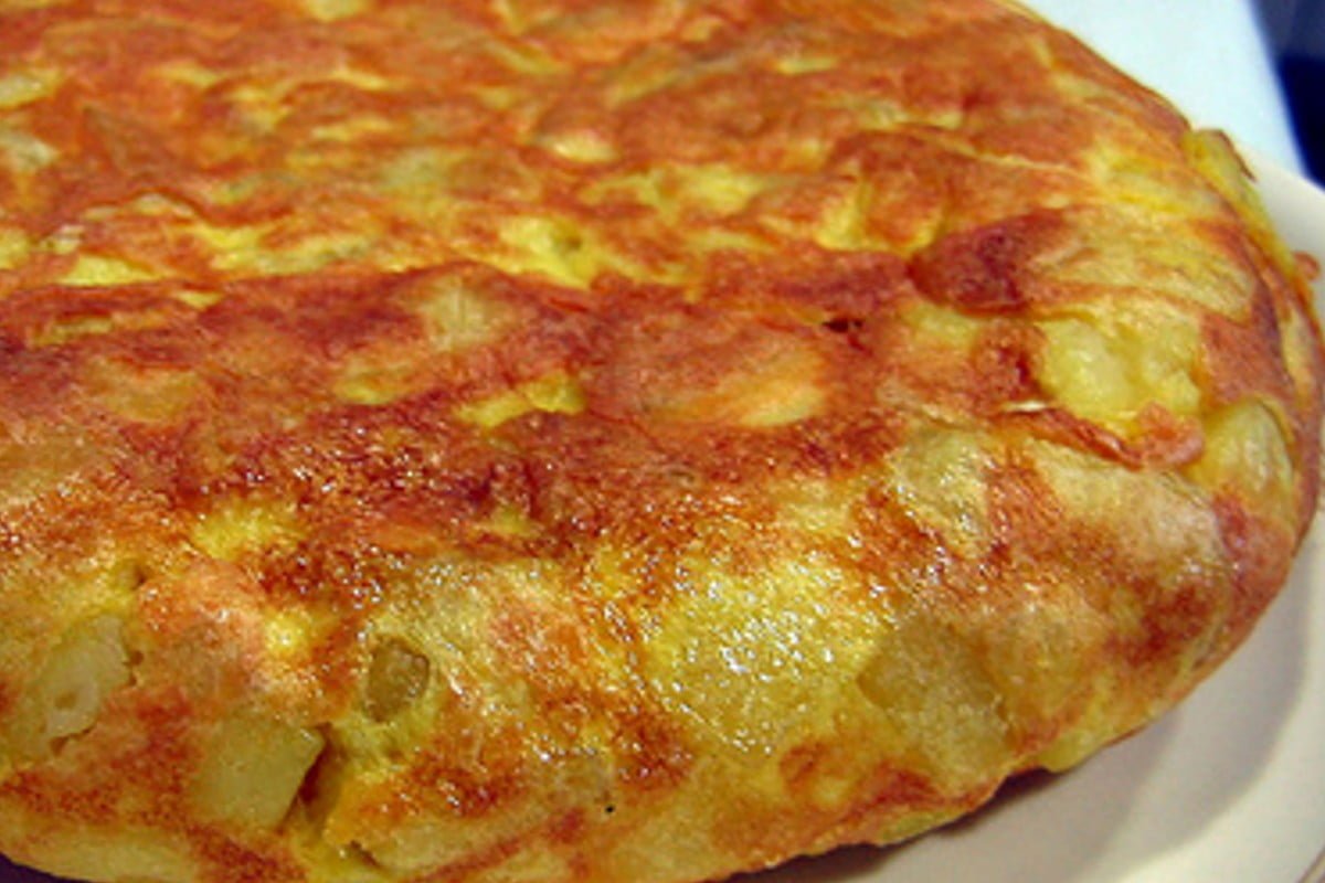 la ricetta classica la tortilla pizza di patate in padella