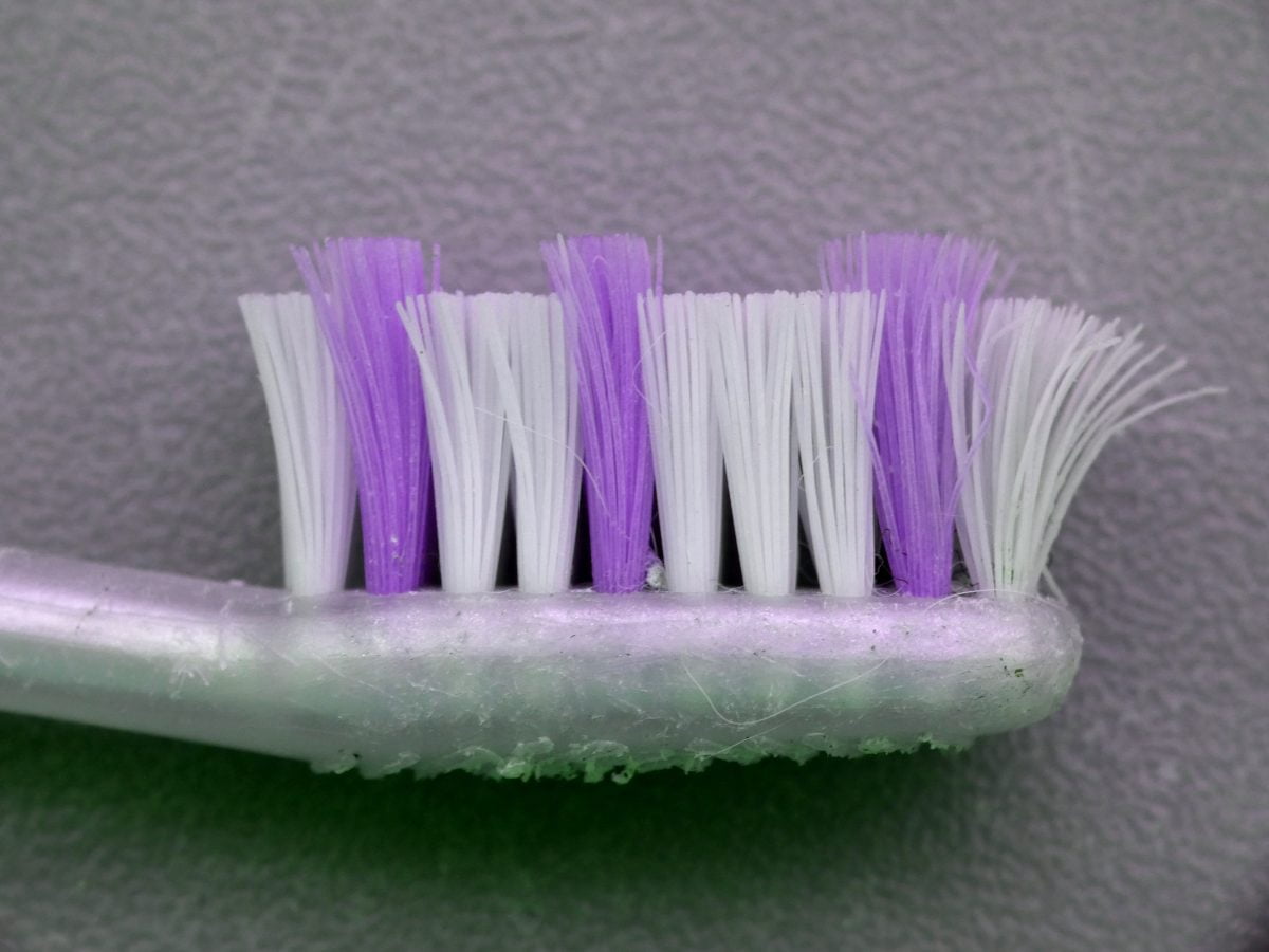 come riciclare spazzolino da denti AdobeStock 368621060