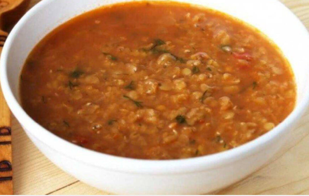 la zuppa di miglio e zuppa lenticchie rosse