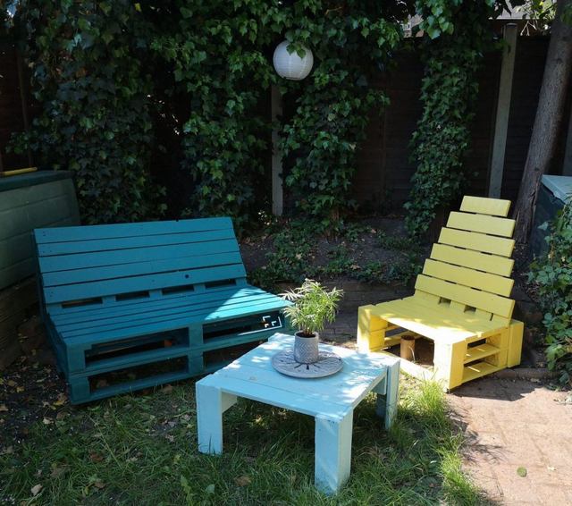 semplici progetti di panche da Simple DIY Garden Bench Projects07