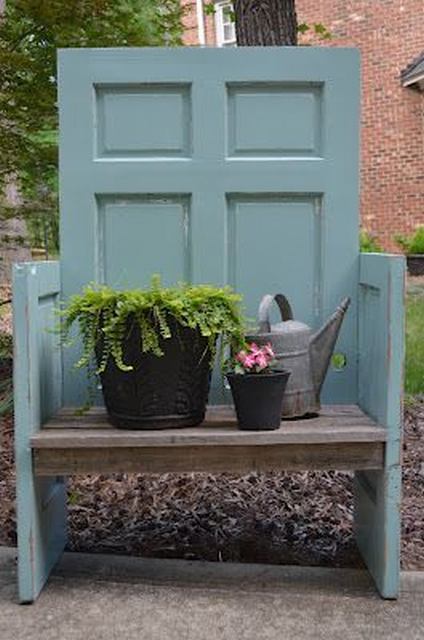semplici progetti di panche da Simple DIY Garden Bench Projects14