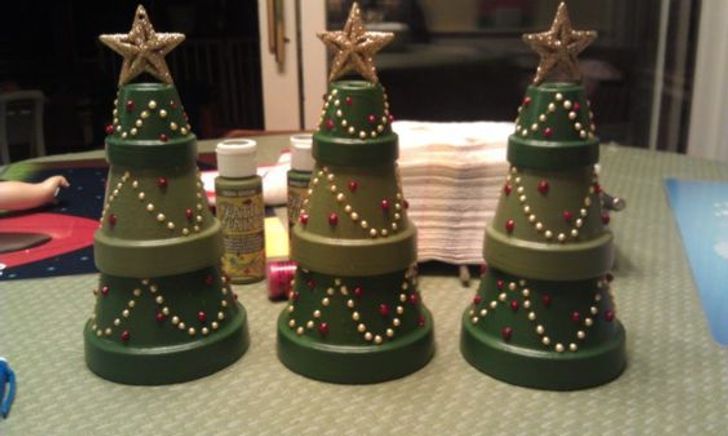 decorazioni e regali natalizi con vasi di coccio