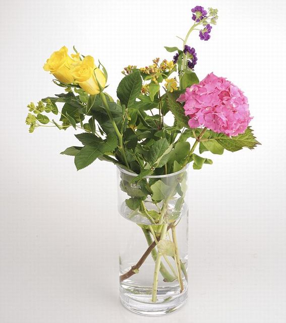 9 trucchi per far durare 9 trucchi per mantenere freschi 9 Simple Ways To Keep Your Cut Flowers Fresh Longer03