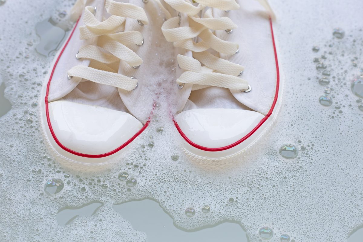 Come lavare le scarpe in lavatrice: il risultato perfetto che ti stupirà!