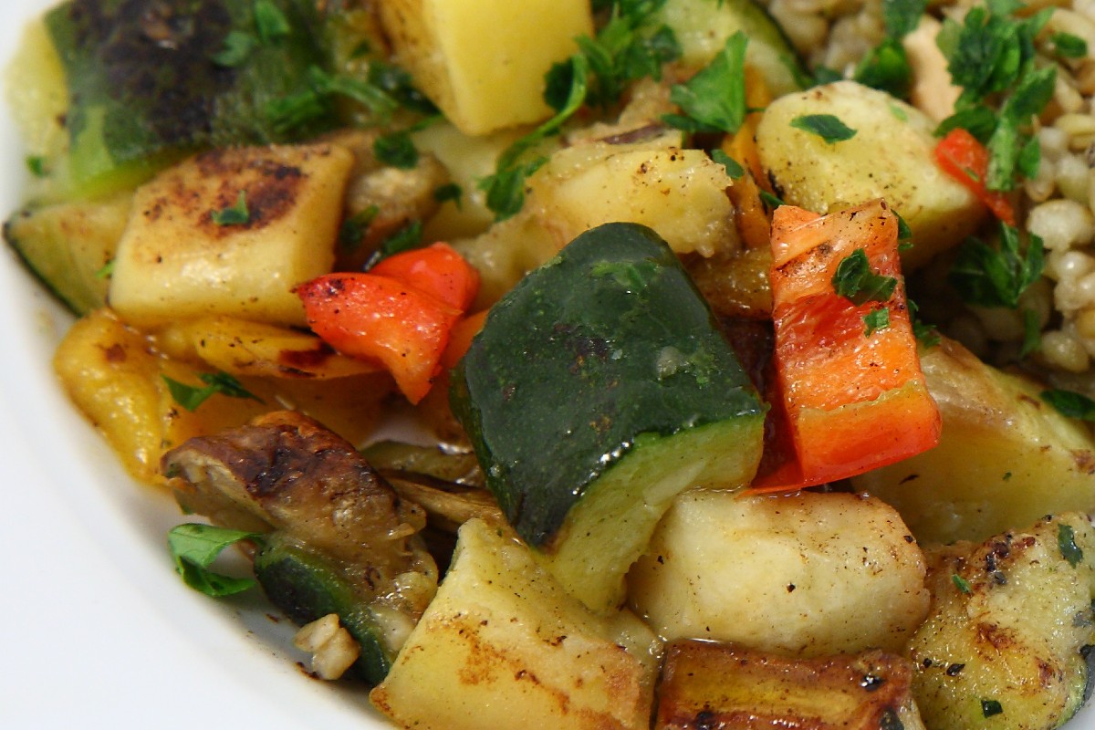 Zucchine, patate e peperoni