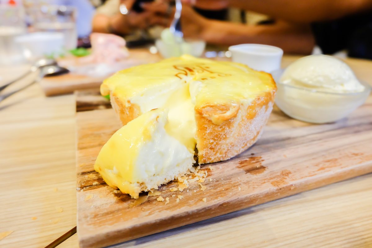 crostata di formaggio cheese tart AdobeStock 309168261