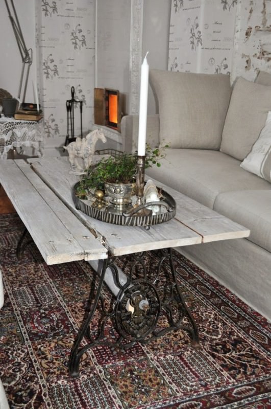 10 creative ways to repurpose Sewing Machine Recycled into Coffee Table