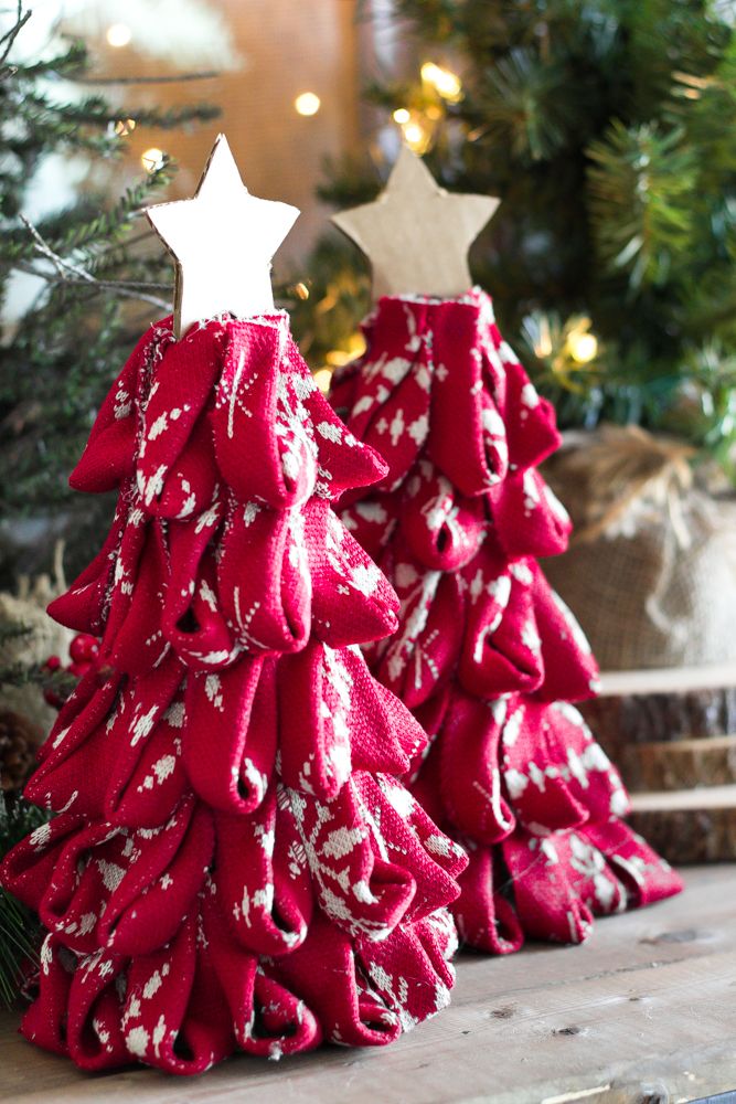 27 migliori decorazioni natalizie fai da te DIY Mini Christmas Tree Decor via blesserhouse