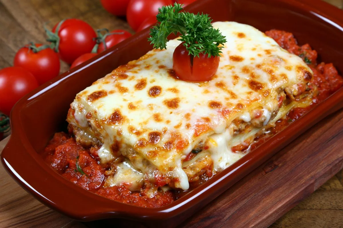 lasagna alla parmigiana tante melanzane lasagne al ripieno di melanzane AdobeStock 397442767 scaled.jpeg
