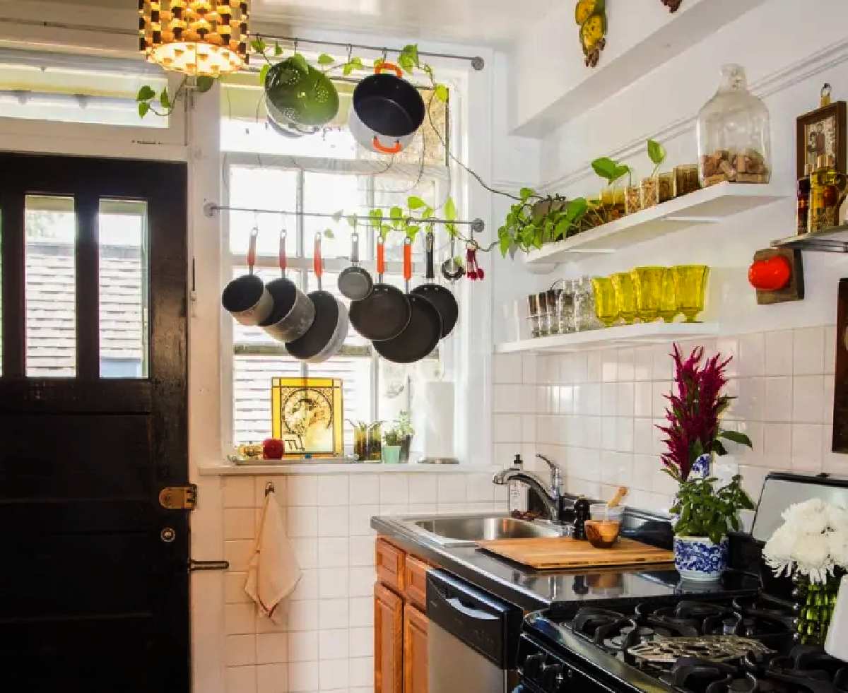idee salva spazio per la cucina davanti alla finestra