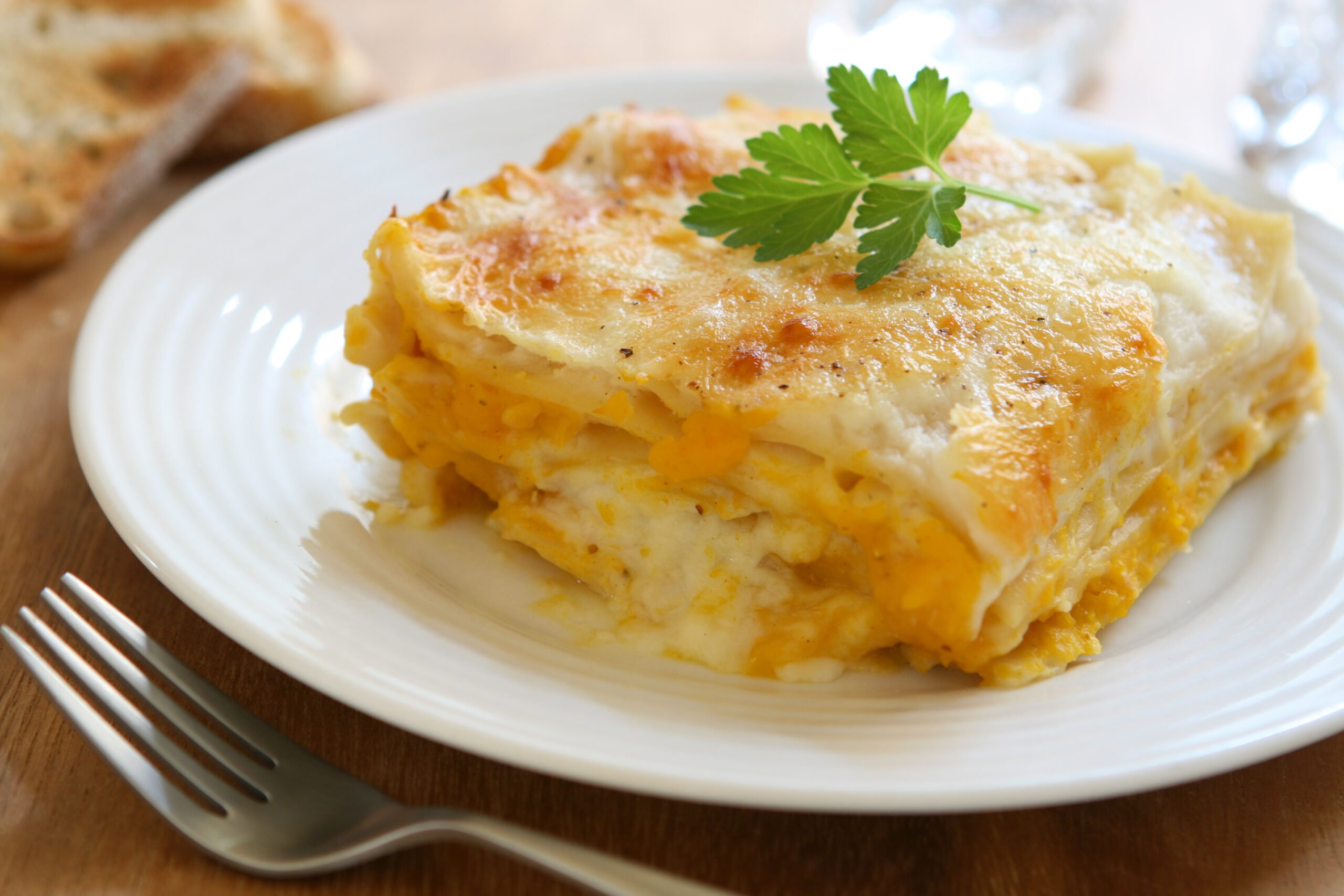 Lasagna zucca, gorgonzola e noci: un primo da leccarsi i baffi